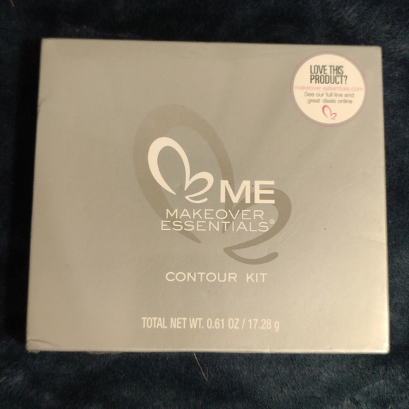 ME MAKEOVER ESSENTIALS Contour Kit - Picture 1 of 7